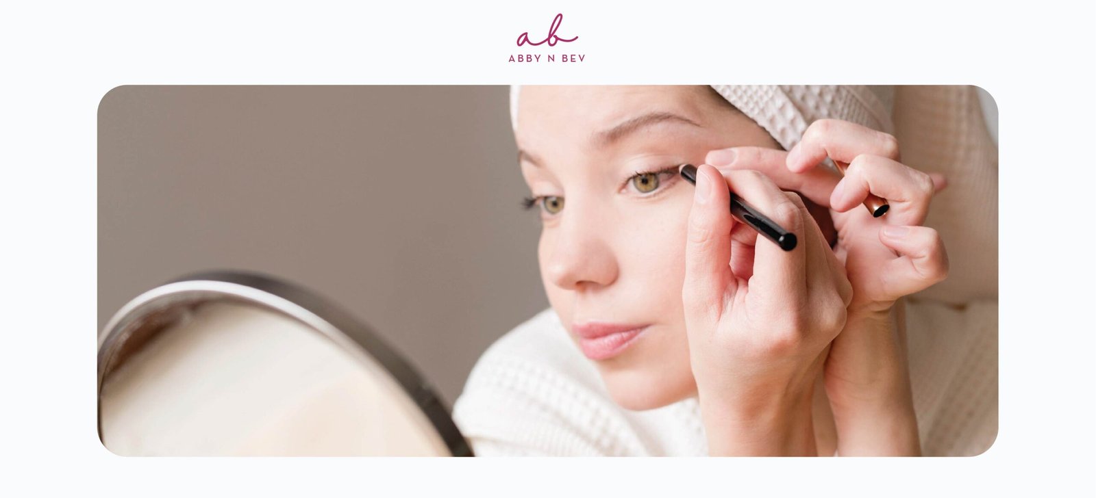 Rahasia Makeup Awet Buat Oily Skin: Coba Teknik Sandwich!